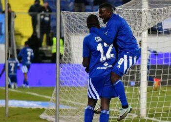 Мустафа Сангаре Свързан с Напускане в Посока Еспаньол