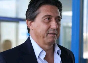 ЕКСКЛУЗИВНО ОТ ГЕРЕНА: Ръководството на Левски София 🔵 ⚪ официално обяви подписването на договор с отказан нападател, чийто трансфер беше сериозно обсъждан през последните няколко седмици. Прочетете още: