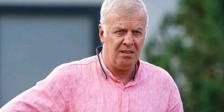 Наско Сираков дойде на акъла на Станислав Генчев, не иска двама от лятото в Левски