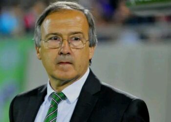 Левски (София) води преговори с Георги Дерменджиев за треньорски пост