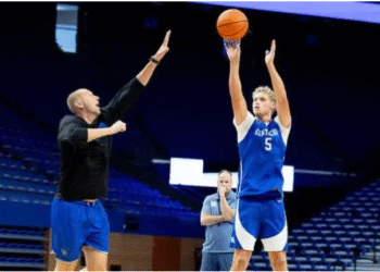 “Mark Pope Shares Eye-Catching Collin Chandler Practice Clips Every Kentucky Fan Will Want to Watch”