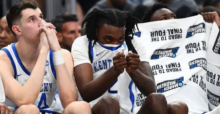 “Kentucky Fans in Chaos After Consecutive Scrimmage Collapses”