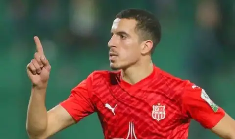 Последна новина: Новият халф на Левски вече е в София, преминава медицински прегледи