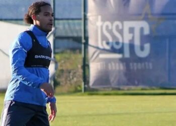 Слухът избухва: Спарта Ротердам отправя шокираща оферта за звезден защитник на Левски София!