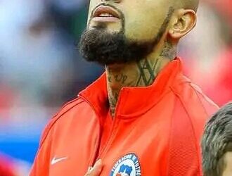 Артуро Видал в Левски София е „Here We Go“ след късно убеждаване от легендата на Левски Наско Сираков, нов капитан на клуба – Видал