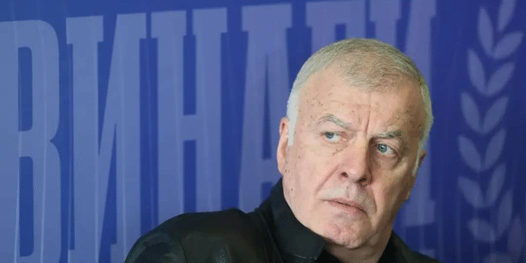 Шок и Буря в Българския Футбол! Гонзо Хвърли Бомбата с Незабавна Оставка, Феновете Вдигат Бунт Срещу БФС!