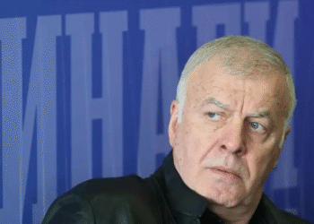 Младият играч на Левски София Борислав Цонев подписа тригодишен договор с клуба, завръщайки се това лято в отбора, който има за цел да подсили халфовата си линия.