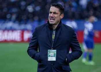 Хулио Веласкес ще подаде оставка като треньор на Левски (София) само дни след назначаването му по взаимно съгласие.