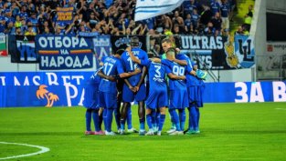 Разбиваща Новина: Играчите на Левски София се Разбунтуваха и Сега Работят Заедно за Свалянето на Треньора, Който Унизи Техния Капитан