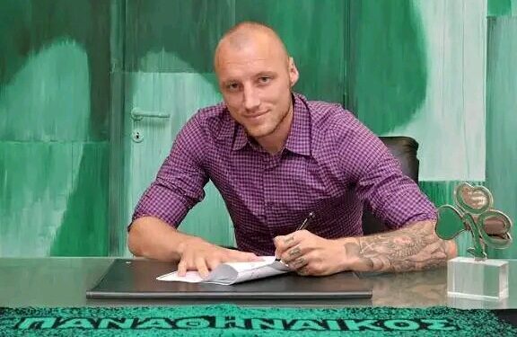 ТИШИНАТА НА СМУРФОВЕТЕ: ДАЛИ ЗВЕЗДНИЯТ ОРГАНИЗАТОР НА ЛОКОМОТИВ ТАЙНО Е ПОДПИСАЛ ПРЕДВАРИТЕЛЕН ДОГОВОР С ВЕЧНИЯ СИ СЪПЕРНИК?