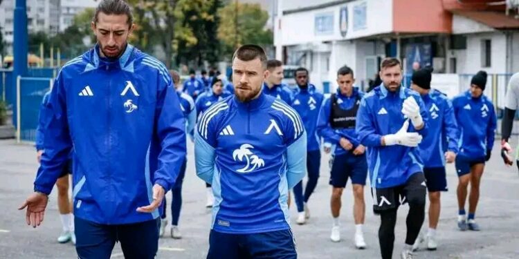 АБСОЛЮТЕН БЕЗПРЕЦЕДЕНТЕН ШОК В ЛЕВСКИ! ТРЕНЬОРЪТ СЕ ИЗПРАВИ СРЕЩУ ЦЯЛАТА ИСТОРИЯ НА КЛУБА И ВЗЕ РЕШЕНИЕ, КОЕТО ПРОМЕНЯ ВСИЧКО, КАКВО СЛЕДВА?