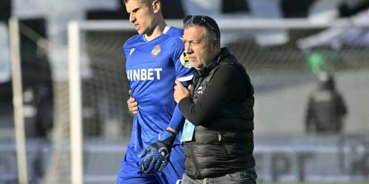 Ново 5 в Пловдив: Дербито може да се доиграе още утре! Всичко зависи от доклада на съдията за Наумов 👉👉