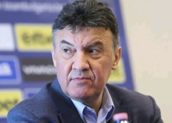 Официално: Фенове на Левски, нека изпратим силата си на Боби Михайлов!  В трудни времена най-добре си личи кои сме. Подробности в линка👇