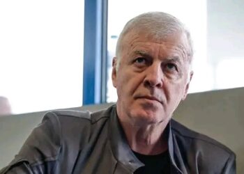 Нов собственик? Левски излезе с огромна новина!  Синята общност е в напрежение, след като „Левски“ официално намекна за ключова промяна, която може да обърне страницата в историята на клуба. Дали става дума за нов собственик, силен инвеститор или стратегически партньор – тепърва ще разберем. Едно е сигурно: голямото се задава.  👇 Вижте подробностите в линка.