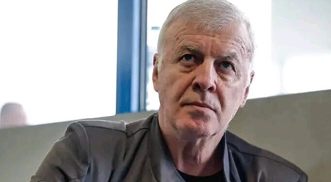 Нов собственик? Левски излезе с огромна новина! Синята общност е в напрежение, след като „Левски“ официално намекна за ключова промяна, която може да обърне страницата в историята на клуба. Дали става дума за нов собственик, силен инвеститор или стратегически партньор – тепърва ще разберем. Едно е сигурно: голямото се задава. 👇 Вижте подробностите в линка.