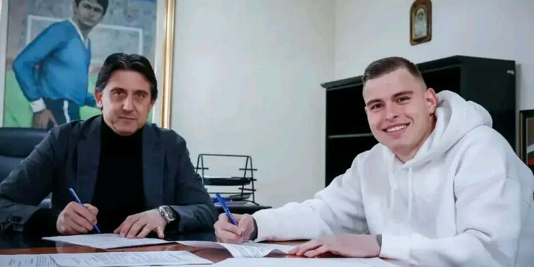 Съобщение: Левски официално подписа с нов нападател от Португалия! Добре дошъл у дома!!