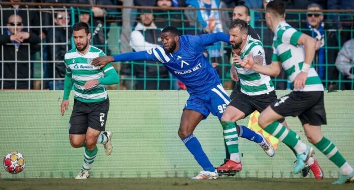 В Мартиника ликуват: Трансферът в Левски изправя Карл Фабиен пред битка за титлата. Научете защо при