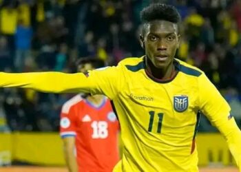 🚨🚨🚨Левски София подписа с еквадорския тийнейджър нападател Алън Обандо с 5-годишен договор и му предостави фланелката с номер 19