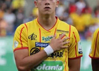 ЦСКА е име, което носи огромна отговорност и гордост и съм готов да дам всичко, за да заслужа доверието и да зарадвам феновете, докато плановете напредват — Алехандро Пиедрахита