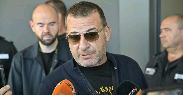 Общински служител оспорва твърденията за стадион Ботев след нова полемика с Илиян Филипов