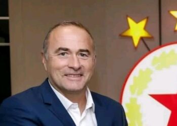 ЦСКА София готви шокиращ трансфер: Феновете искат да знаят защо звездният нападател може да си тръгне и какво стои зад преговорите.