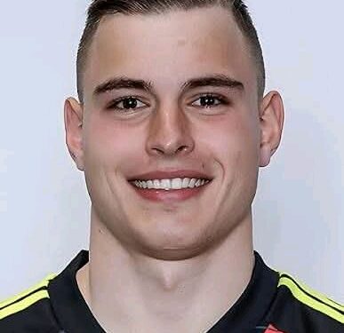 Награждаваният вратар Светослав Вуцов обсипа с похвали съотборниците си от Левски и ясно заяви, че няма намерение да напуска клуба, подчертавайки, че сърцето и бъдещето му остават здраво свързани с отбора, защото…