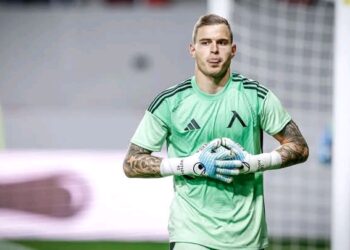 Светослав Вуцов: Той заяви, че кръвта му винаги ще бъде за Левски, след като отхвърли зимен трансферен договор на стойност 500 милиона евро от…