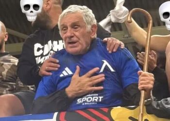 Левски не е просто футболен клуб. Левски е вяра, памет и любов, които никога не остаряват. Този човек е по-голям от всяка победа и всяко поражение – той е доказателството, че за синята кауза няма възрасти и граници.