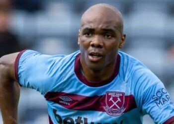 Левски София изпревари Пафос в битката за подписа на бившия защитник на Уест Хям Огбонс благодарение на Насков Сираков