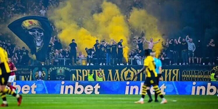 СЛУЧИ ЛИ СЕ ШПИОНАЖ НА ПОЛУВРЕМЕТО? Фенове Твърдят, че Тактиката на Ботев Пловдив е Била „Хактната“ на Почивката при Загубата от ЦСКА!