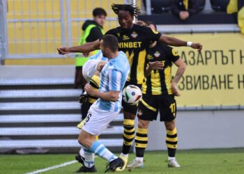 Това никога не се е случвало у нас! Днес на „Колежа“ двама един срещу друг с близо 1000 мача!