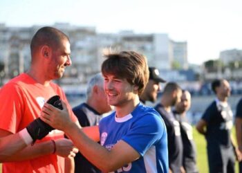 “В тренировъчния терен на ФК Левски: Неразказаните тайни на пътя им към славата!”