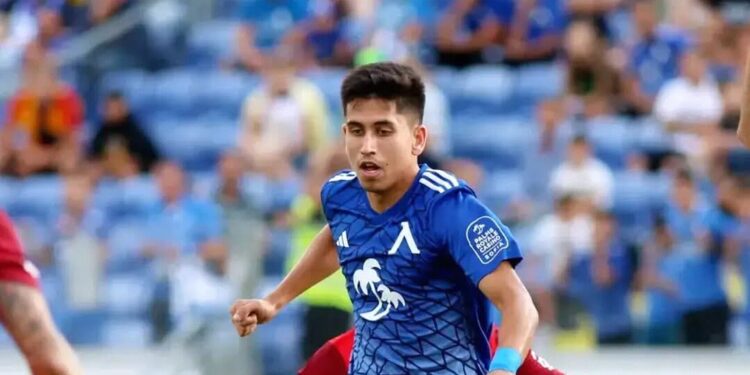 Грозно! Фенове на Левски горят снимка на Асен Митков, Анди Краев с послание