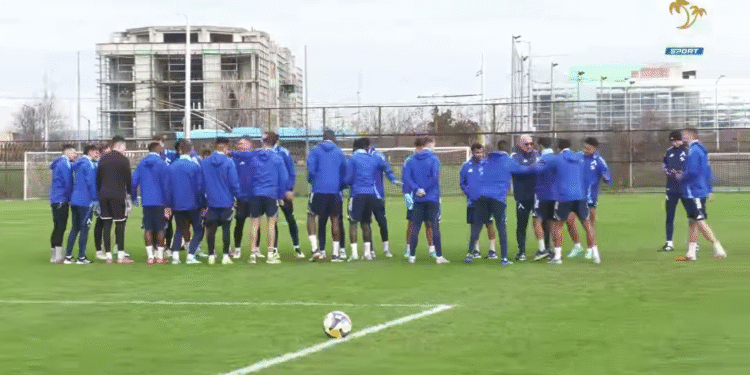 Специални “поздрави” преди началото на днешната тренировка за рожденика Рупанов и вкаралите първи голове за първенство Сула и Рилдо 👋😅