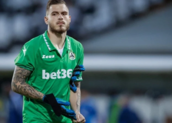 ТРАГИЧНА ЗАГУБА: Вратарят на Левски подава оставка след тежка загуба