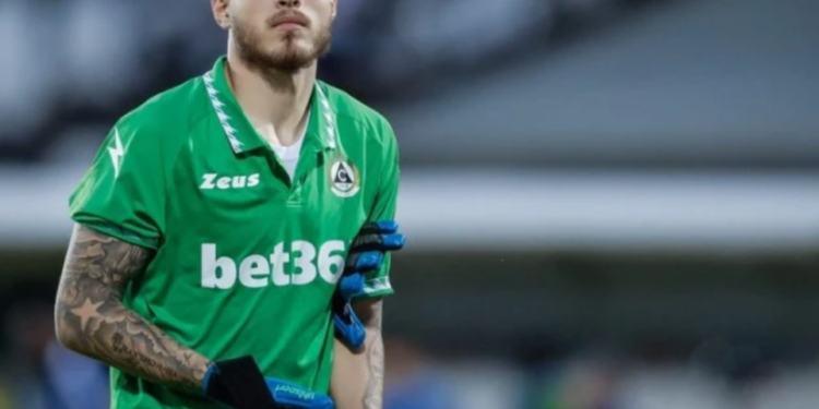 ТРАГИЧНА ЗАГУБА: Вратарят на Левски подава оставка след тежка загуба