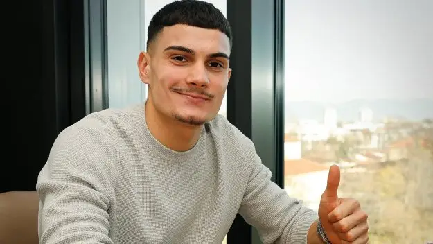 💸СВЕТКАВИЧНА ИНТЕРВЕНЦИЯ! ЦСКА ХВЪРЛИ МИЛИОНИ И ШОКИРА ФУТБОЛНА БЪЛГАРИЯ: БЪДЕЩЕТО НА ПЕТКО БЕШЕ КУПЕНО НА ПОСЛЕДНАТА СЕКУНДА!