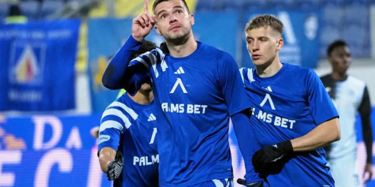 Футболистът на Левски говори в подкаст за проблемите в клуба. Може би без да иска. Но той бръкна дълбоко в раната