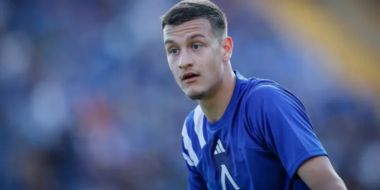 Трансферни новини: Защитникът Патрик Галчев прекрати престоя си под наем в Локомотив София и се завърна в Левски София.