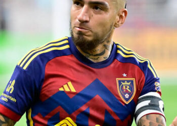 ЦСКА София е велик клуб и съм готов да играя на „Армията“ след Купата на Африка казва ОБАМЕЯНГ и връзки с ЦСКА София този януари